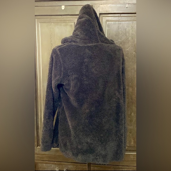 Fuzzy Black PULLOVER hoodie- size Large - Picture 3 of 8